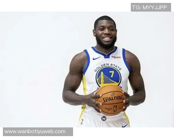 兰德尔赞麦丹在联防中表现突出防守范围广泛堪称优秀护筐者